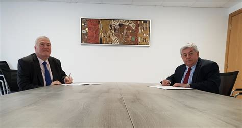 Gibraltar Gambling Commissioner Agrees £2.9 Million Settlement .